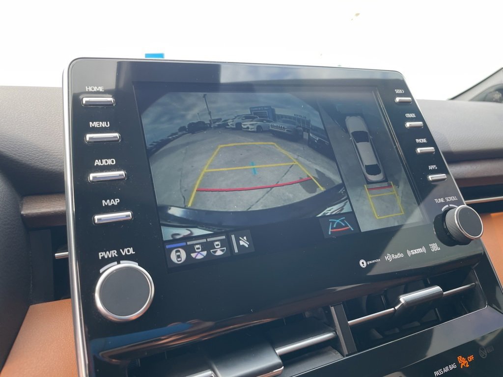 Used 2022 Toyota Avalon Limited image 18