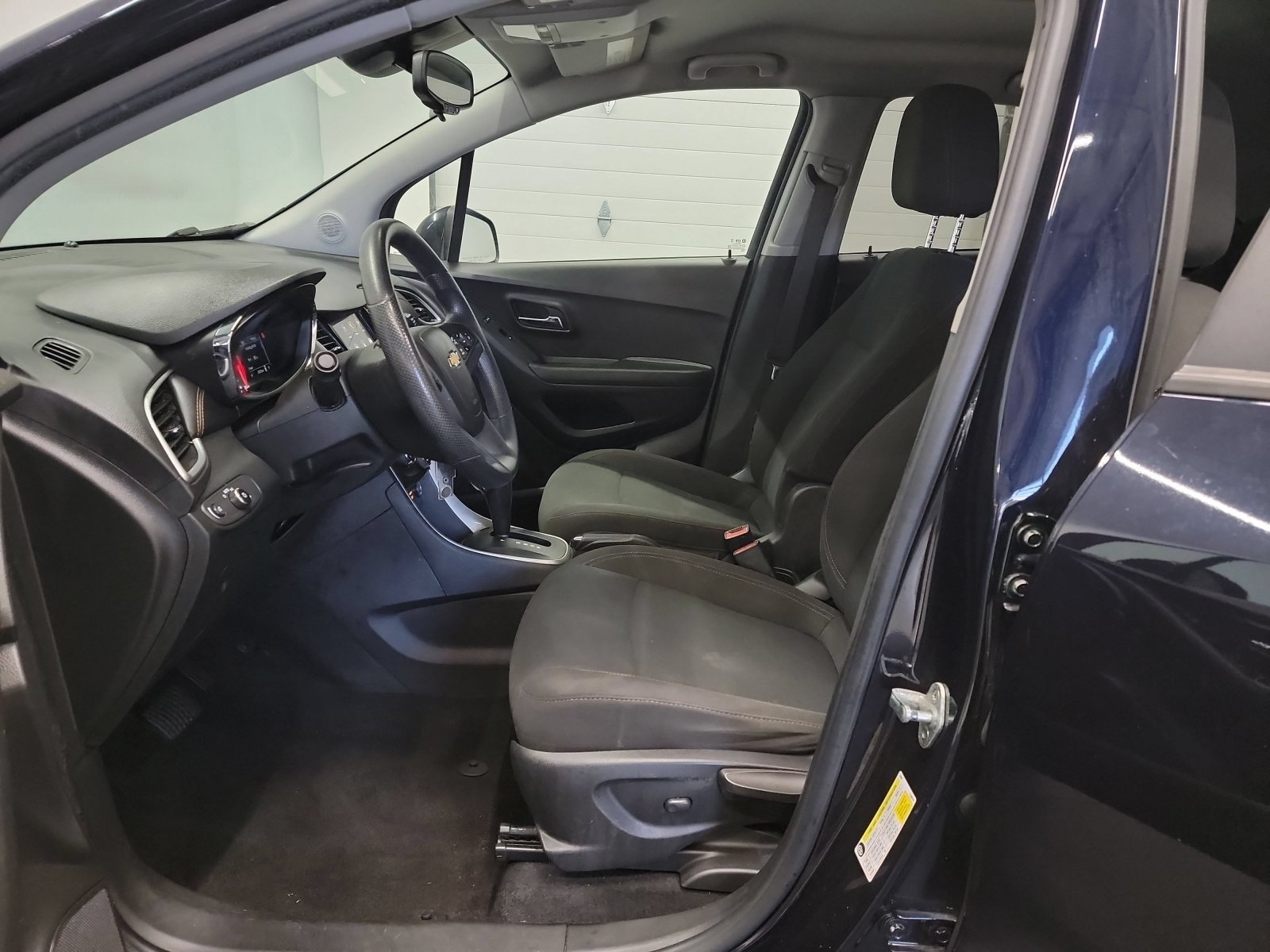 Used 2021 Chevrolet Trax LS w/ Tint and Cruise Package FWD image 12