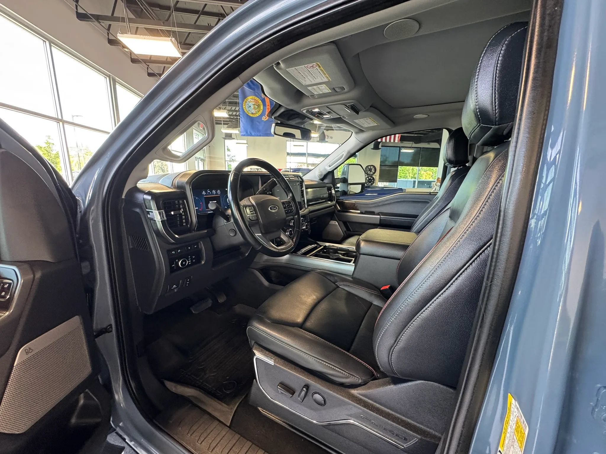 Used 2023 Ford F350 Lariat w/ Lariat Ultimate Package AWD/4WD image 13