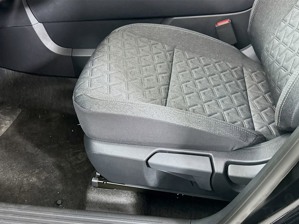 New 2026 Nissan Kicks SV w/ SV Premium Package image 26