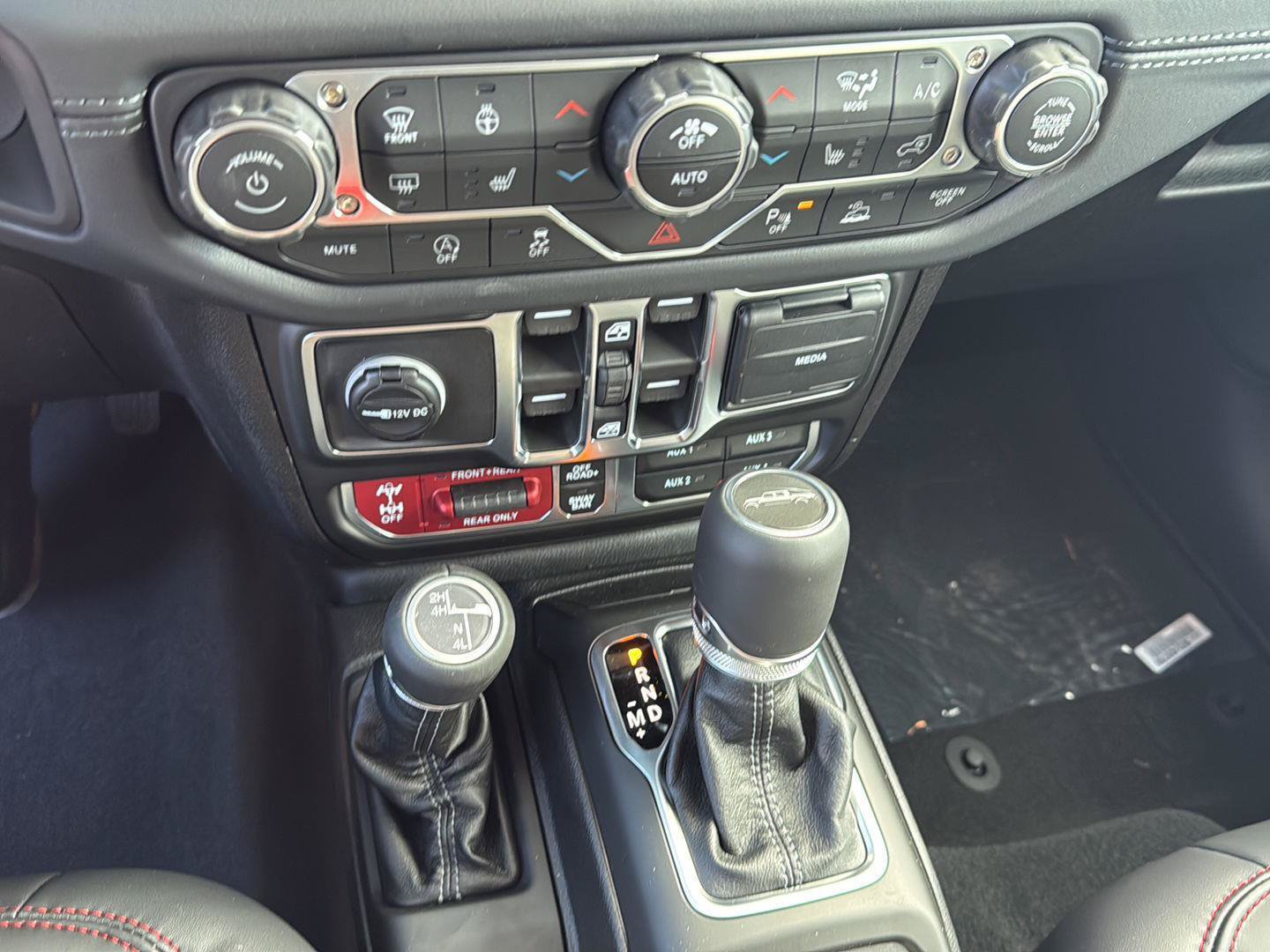 New 2026 Jeep Gladiator Rubicon w/ Safety Group AWD/4WD image 20