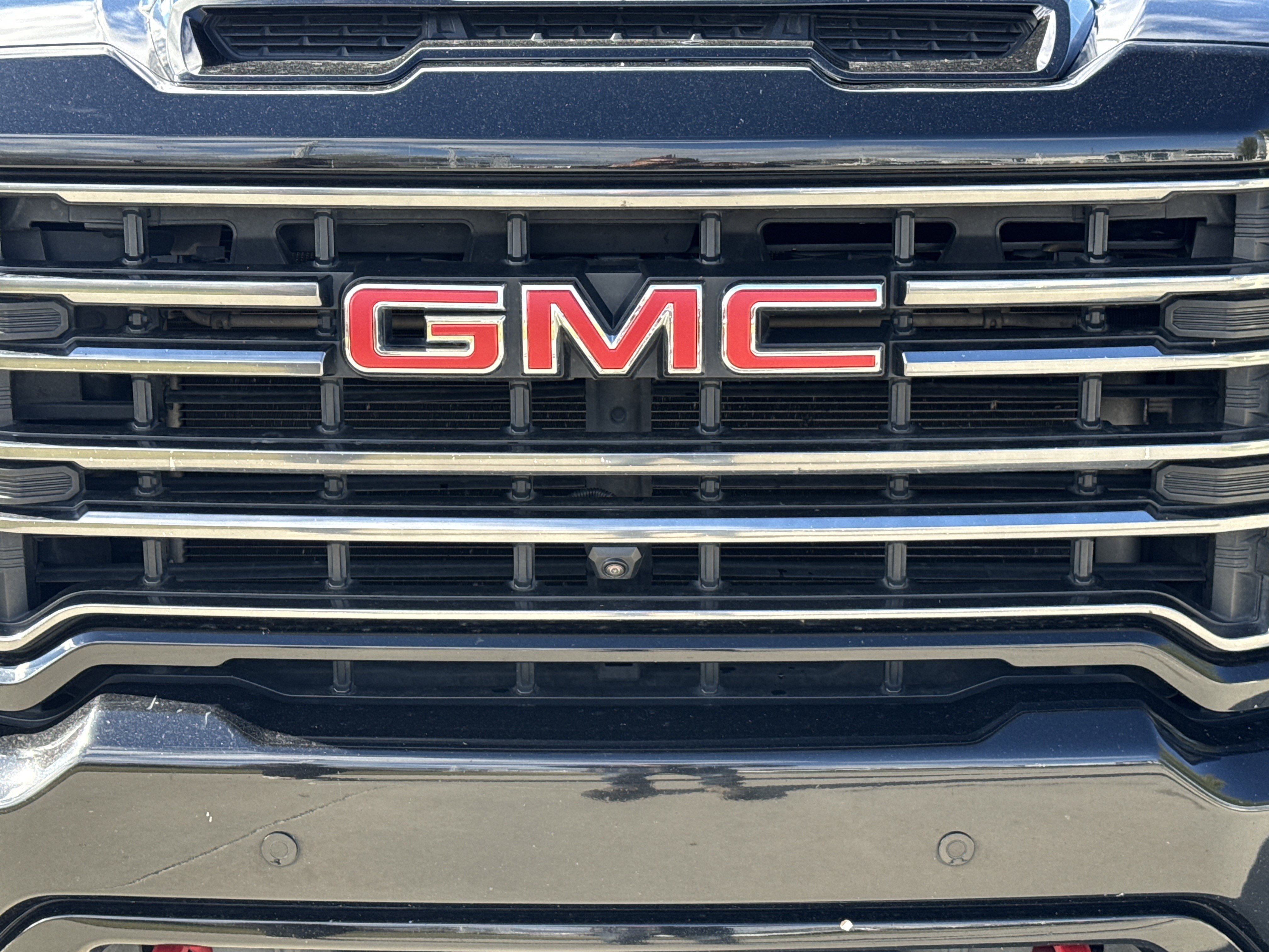 Used 2022 GMC Sierra 2500 AT4 w/ AT4 Preferred Package AWD/4WD image 9