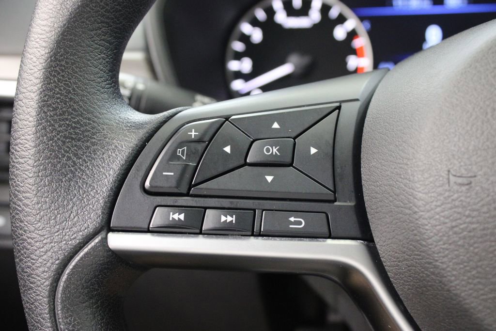 Used 2024 Nissan Altima 2.5 SV image 24