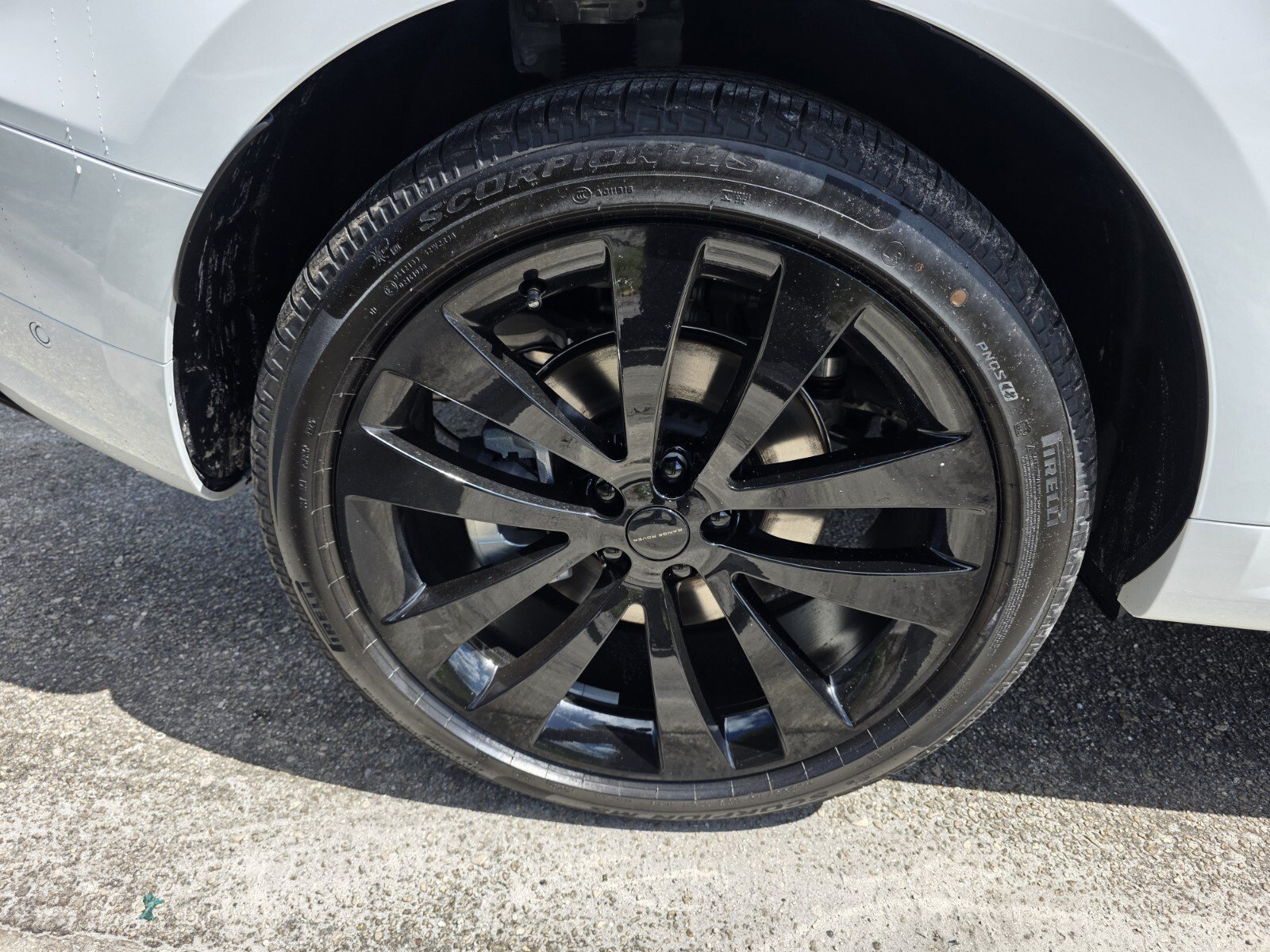 New 2027 Land Rover Range Rover Sport Dynamic SE AWD/4WD image 9