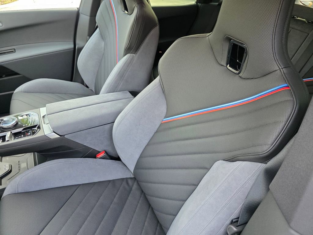 New 2026 BMW iX xDrive60 w/ M Sport Package image 8