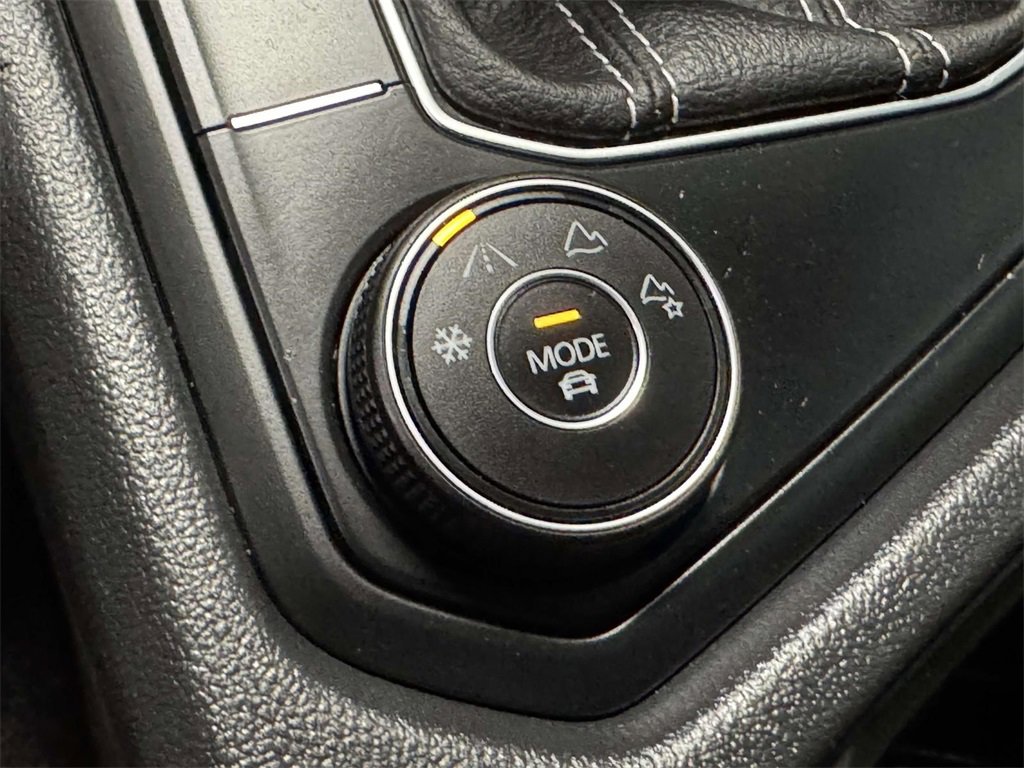 Used 2022 Volkswagen Taos SE image 28