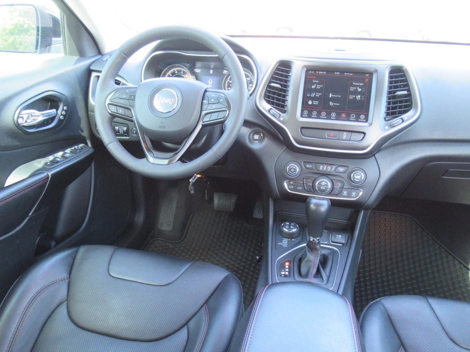 Used 2022 Jeep Cherokee Trailhawk w/ Premium Leather Package AWD/4WD image 13