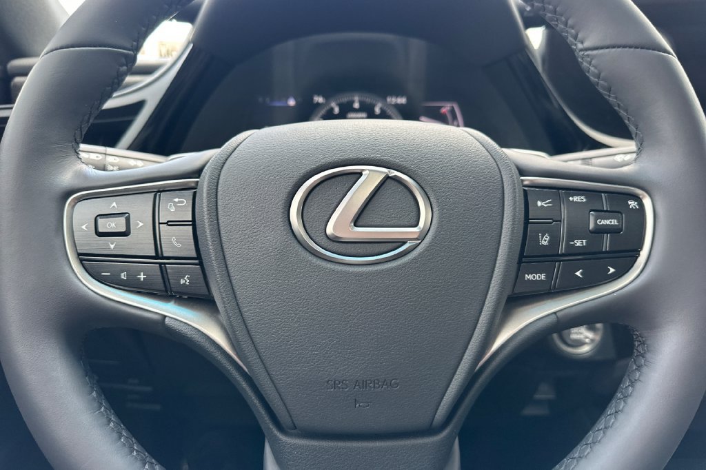 Certified 2024 Lexus ES 350 w/ Premium Package FWD image 22