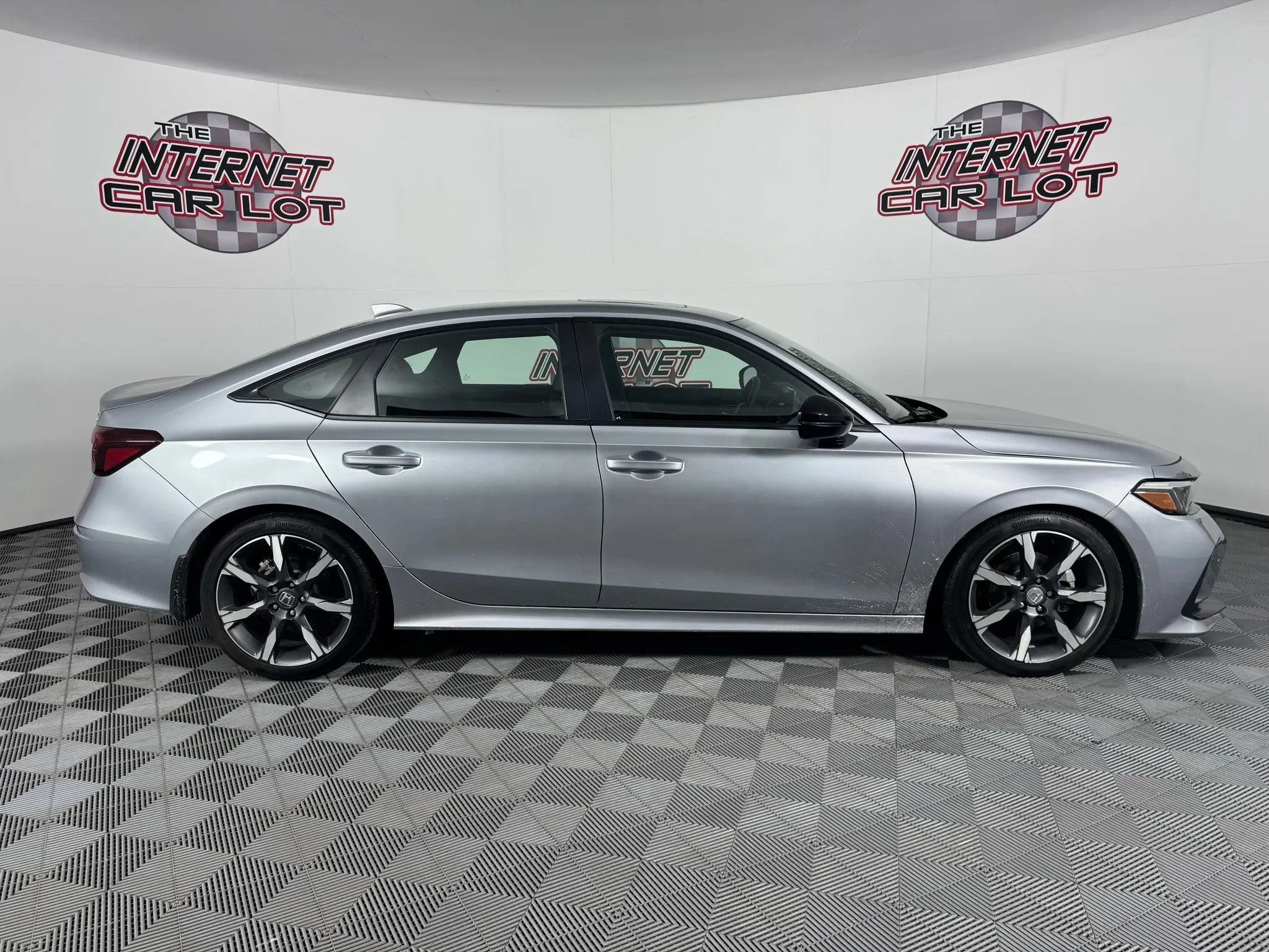 Used 2025 Honda Civic Sport Touring image 8