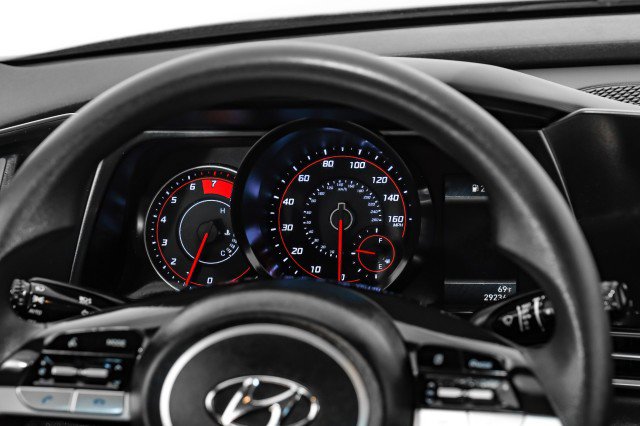 Used 2021 Hyundai Elantra SE w/ Cargo Package image 16