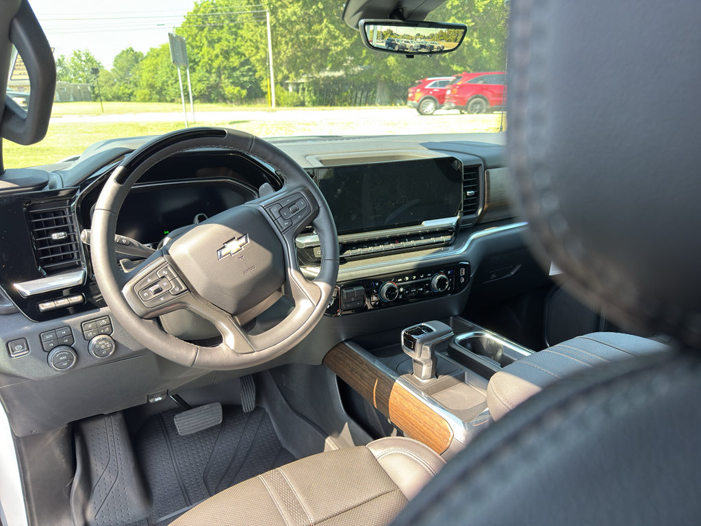 New 2026 Chevrolet Silverado 1500 High Country AWD/4WD image 16