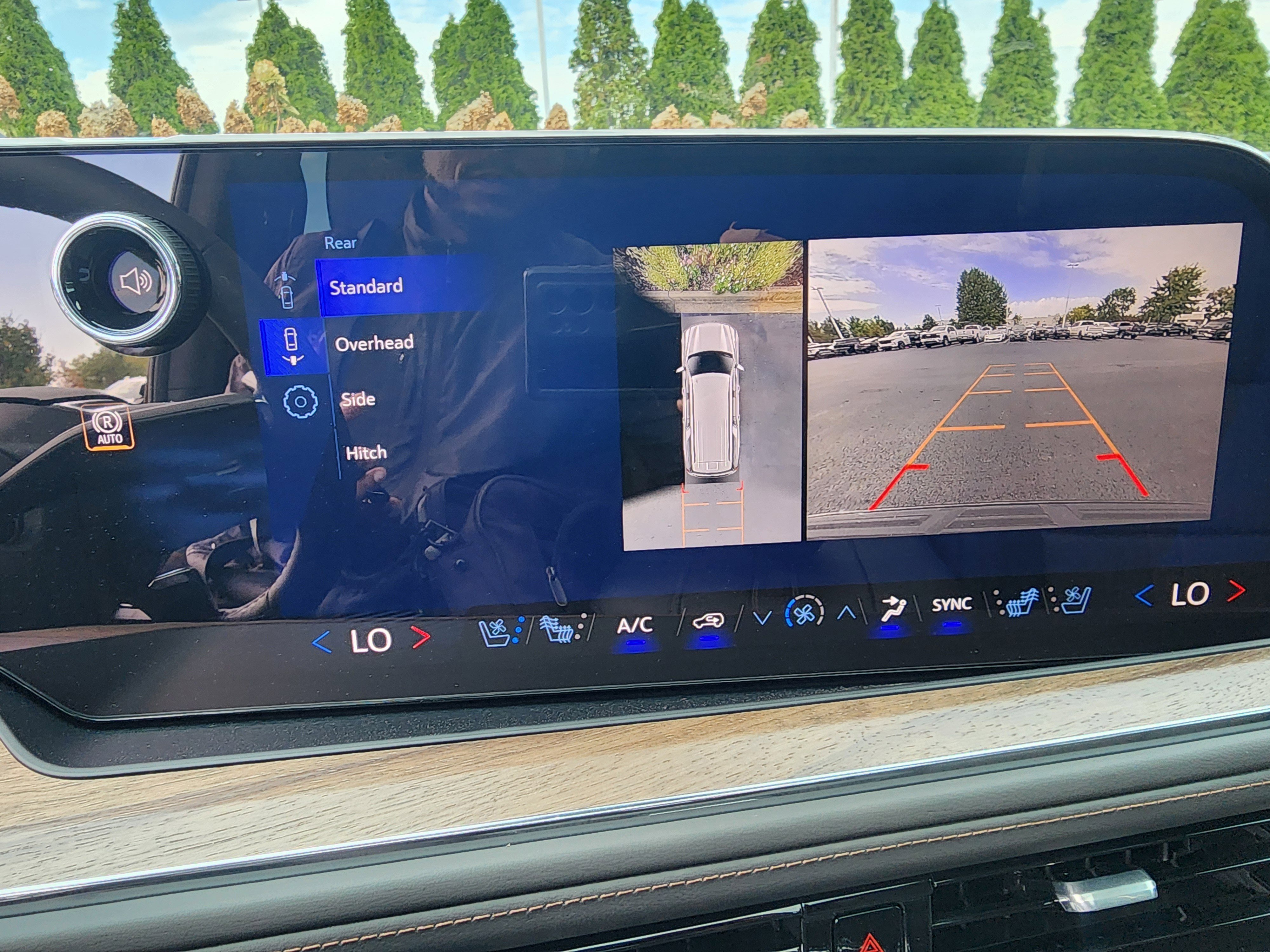 Used 2026 Chevrolet Suburban High Country image 35