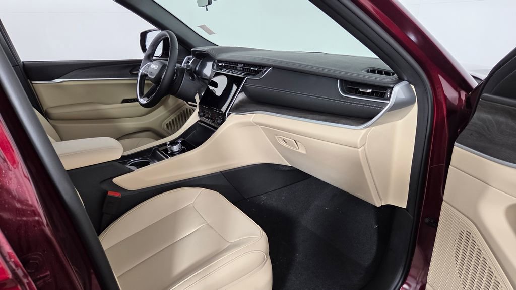 New 2025 Jeep Grand Cherokee Limited image 34
