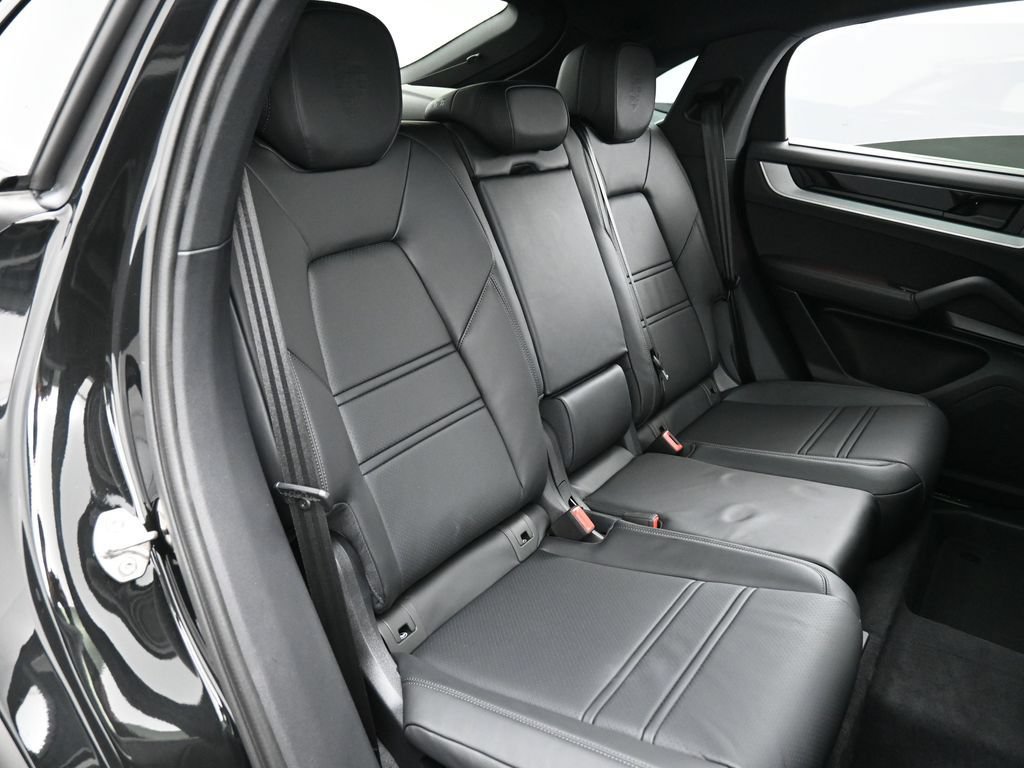 New 2026 Porsche Cayenne E-Hybrid Coupe AWD/4WD image 28