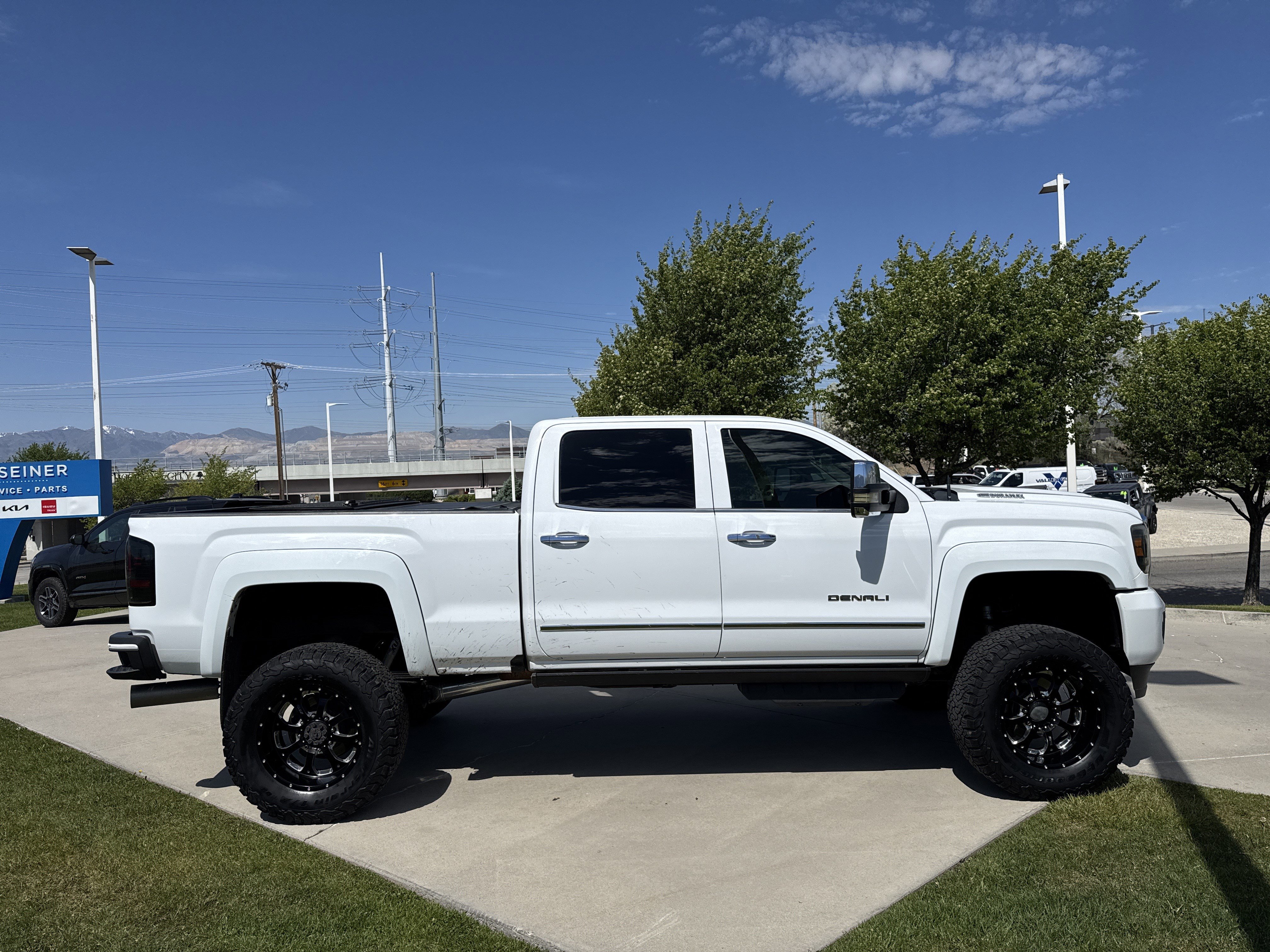 Used 2017 GMC Sierra 2500 Denali AWD/4WD image 6