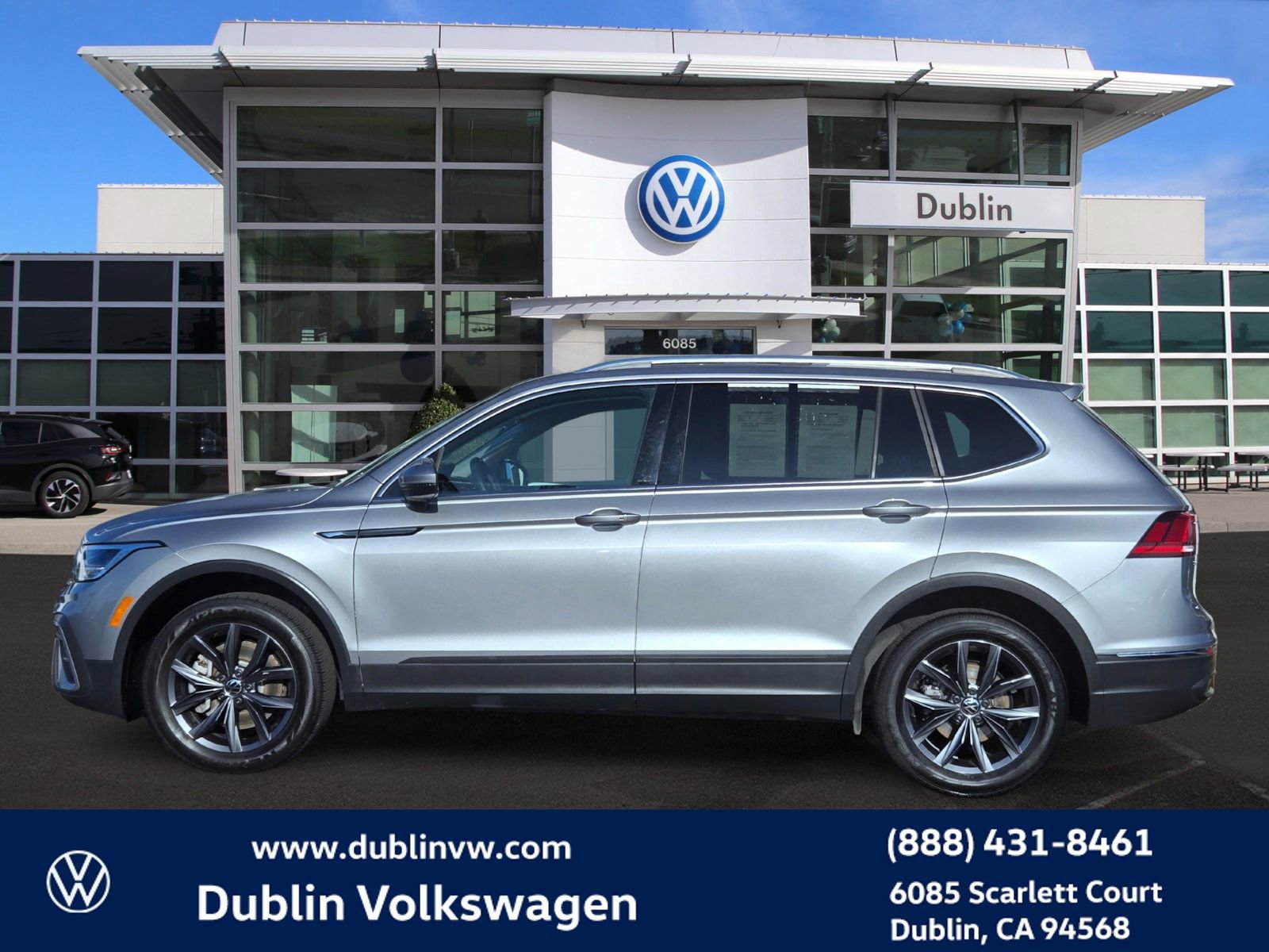 Certified 2022 Volkswagen Tiguan SE w/ Panoramic Sunroof Package image 7