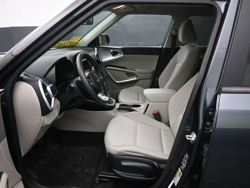 Used 2025 Kia Soul LX w/ LX Technology Package image 45