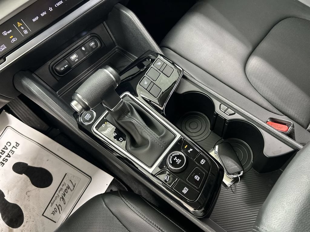 Certified 2024 Kia Sportage EX AWD/4WD image 18