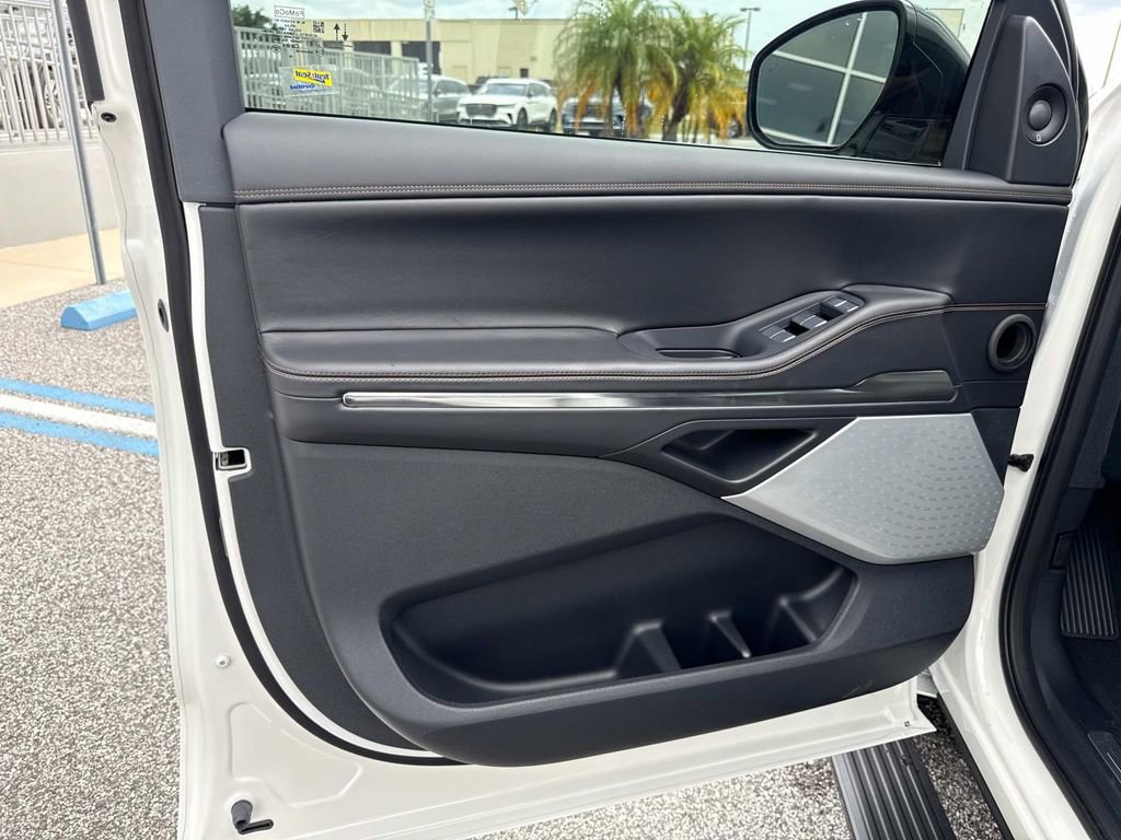 New 2025 Lincoln Navigator L Black Label image 19