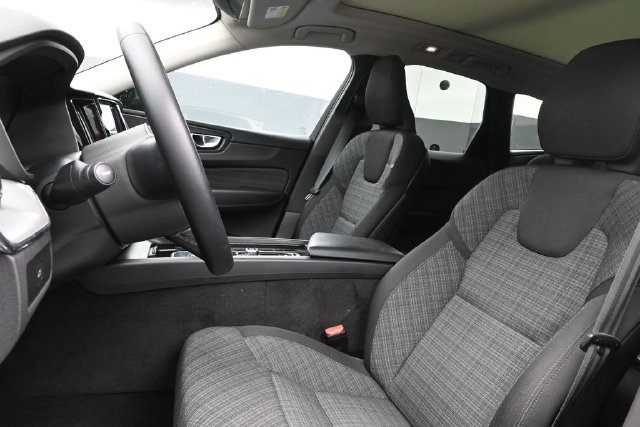 Used 2024 Volvo XC60 B5 Core w/ Climate Package AWD/4WD image 10
