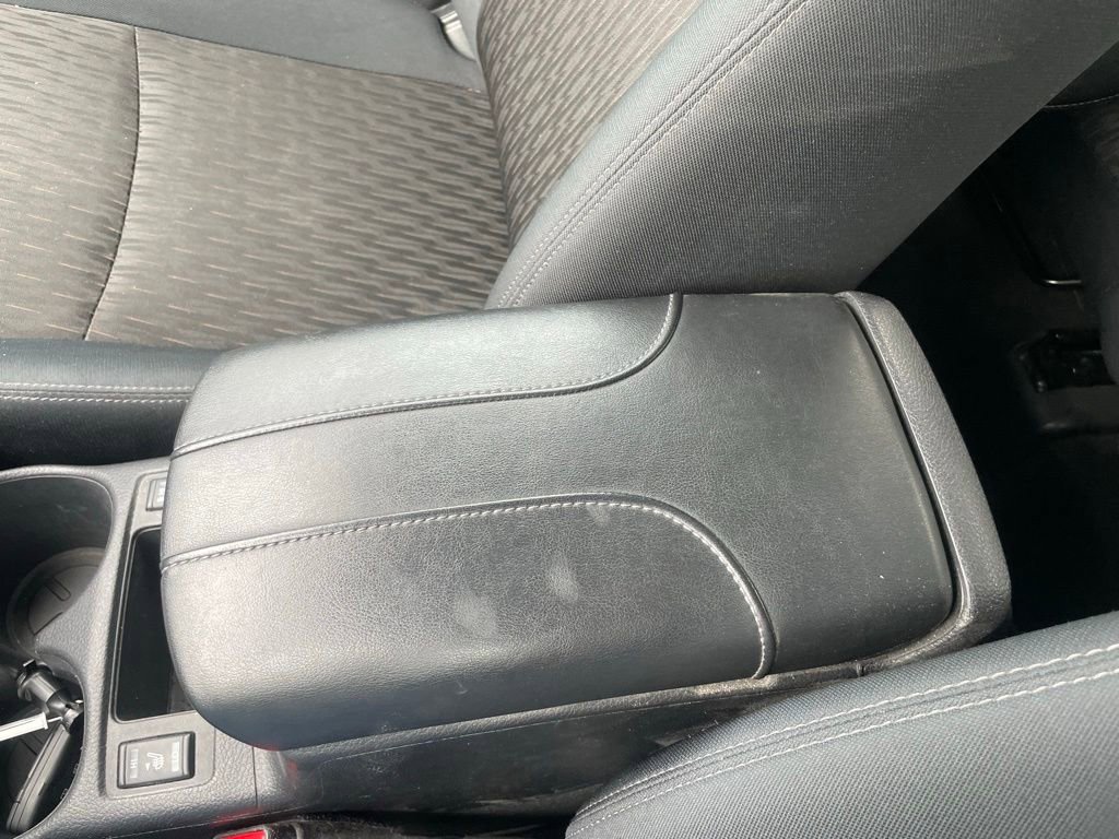 Used 2018 Nissan Rogue SV AWD/4WD image 49