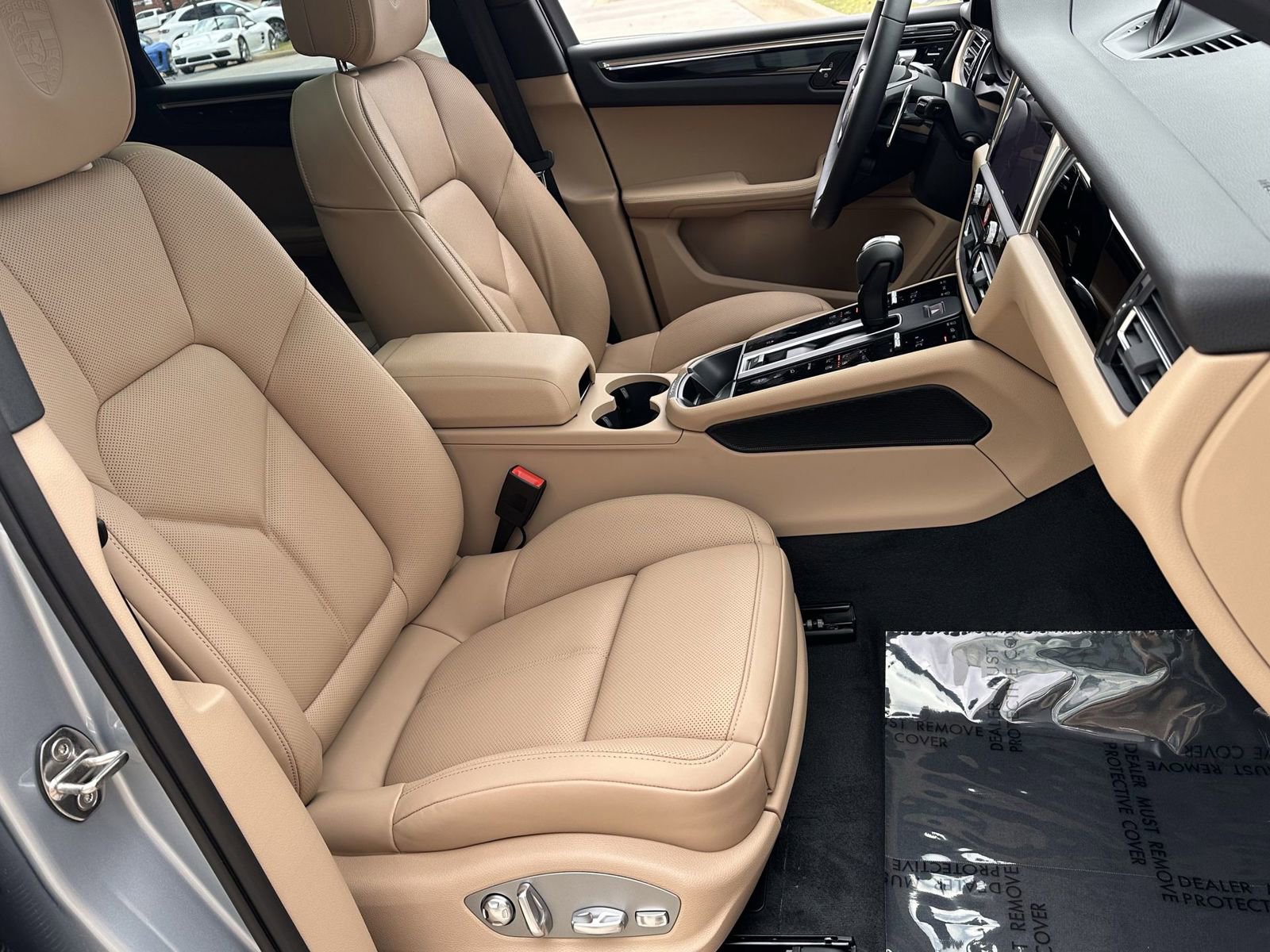 Certified 2026 Porsche Macan image 20