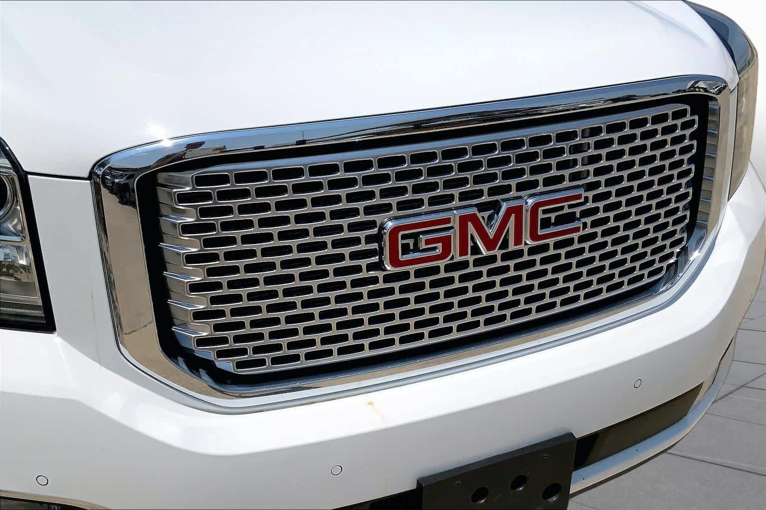 Used 2016 GMC Yukon Denali w/ Open Road Package AWD/4WD image 30