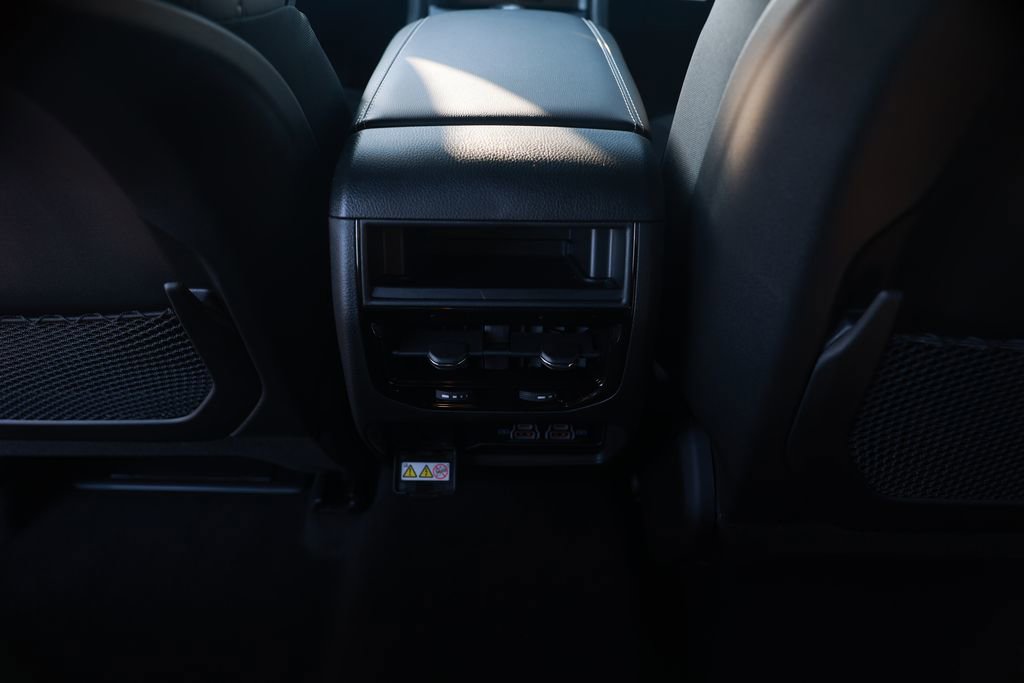 New 2025 Jeep Grand Cherokee Altitude image 26