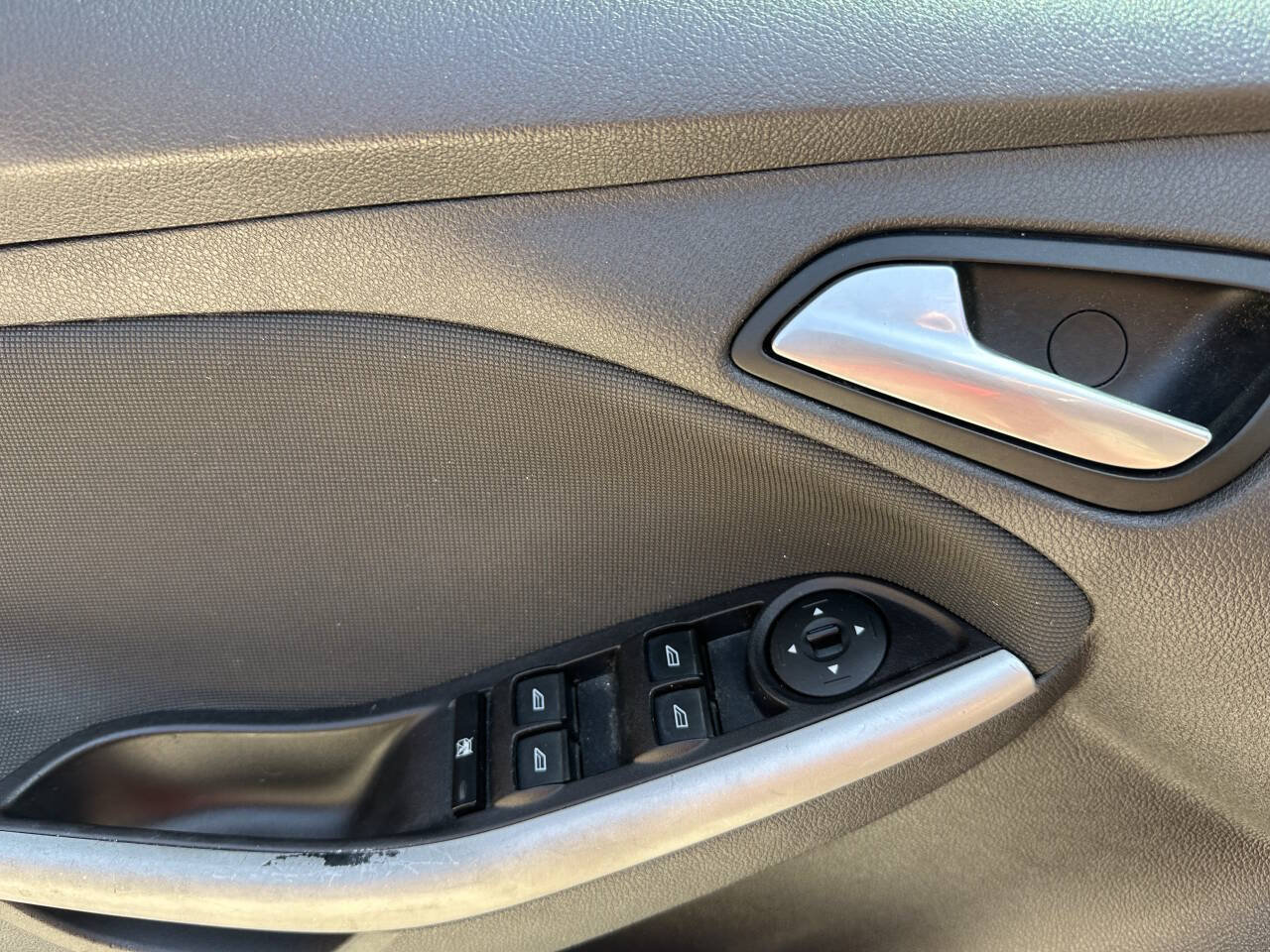 Used 2014 Ford Focus SE w/ Equipment Group 201A FWD image 14