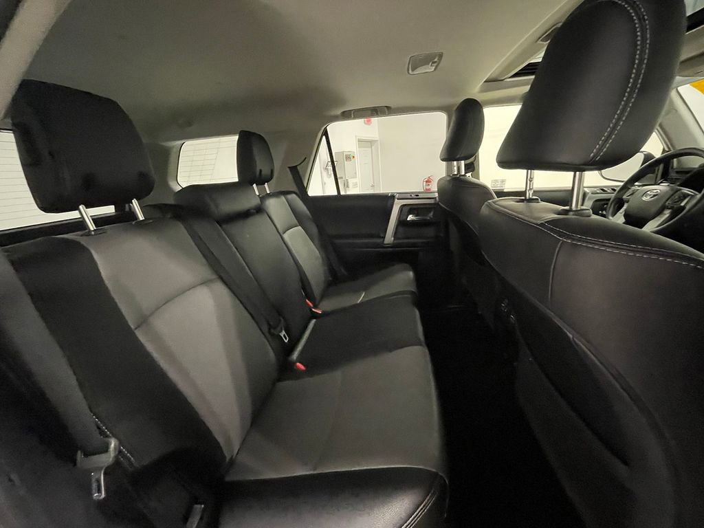 Used 2022 Toyota 4Runner SR5 Premium w/ Moonroof Package AWD/4WD image 22