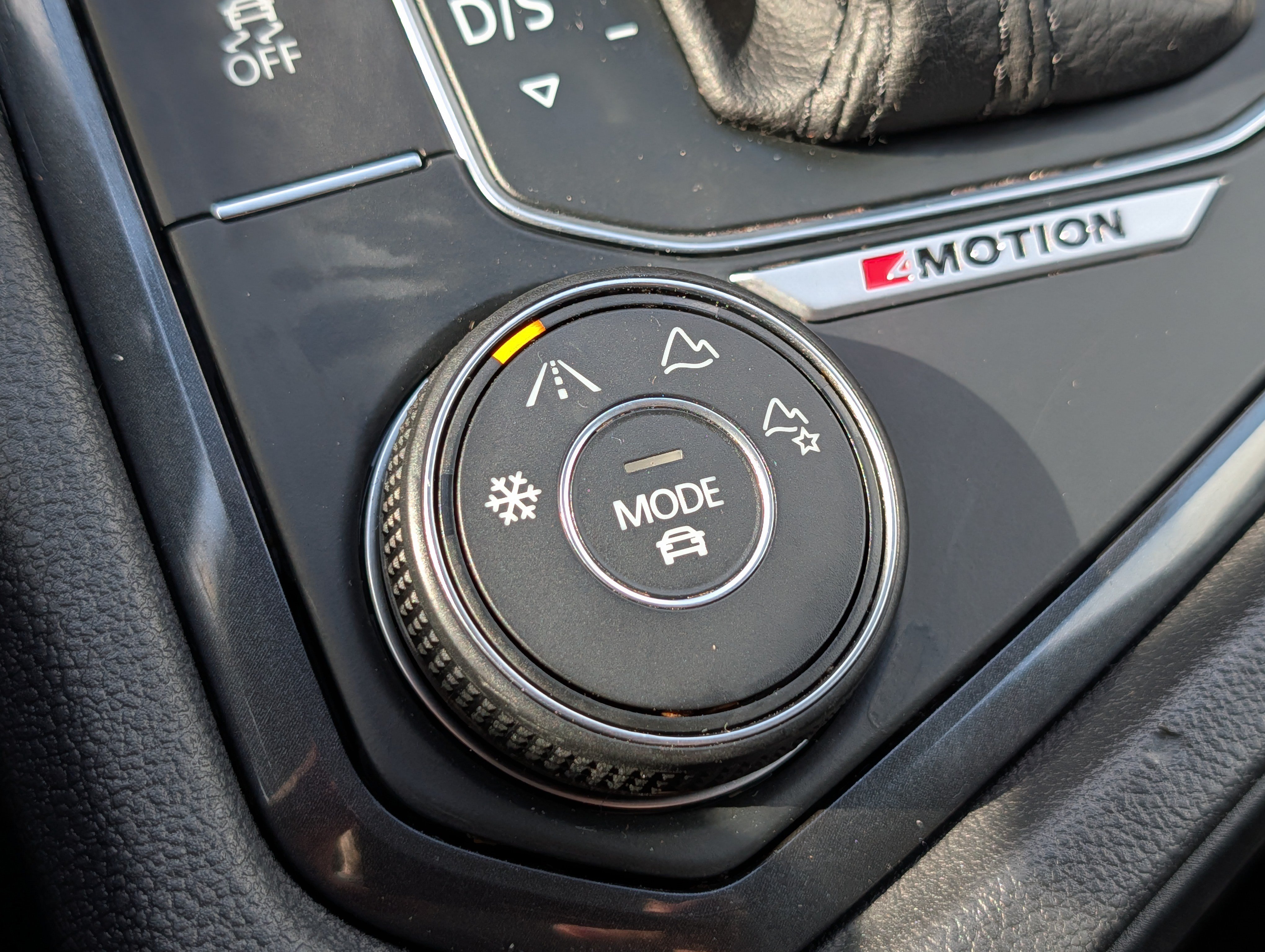 Used 2018 Volkswagen Tiguan S AWD/4WD image 28