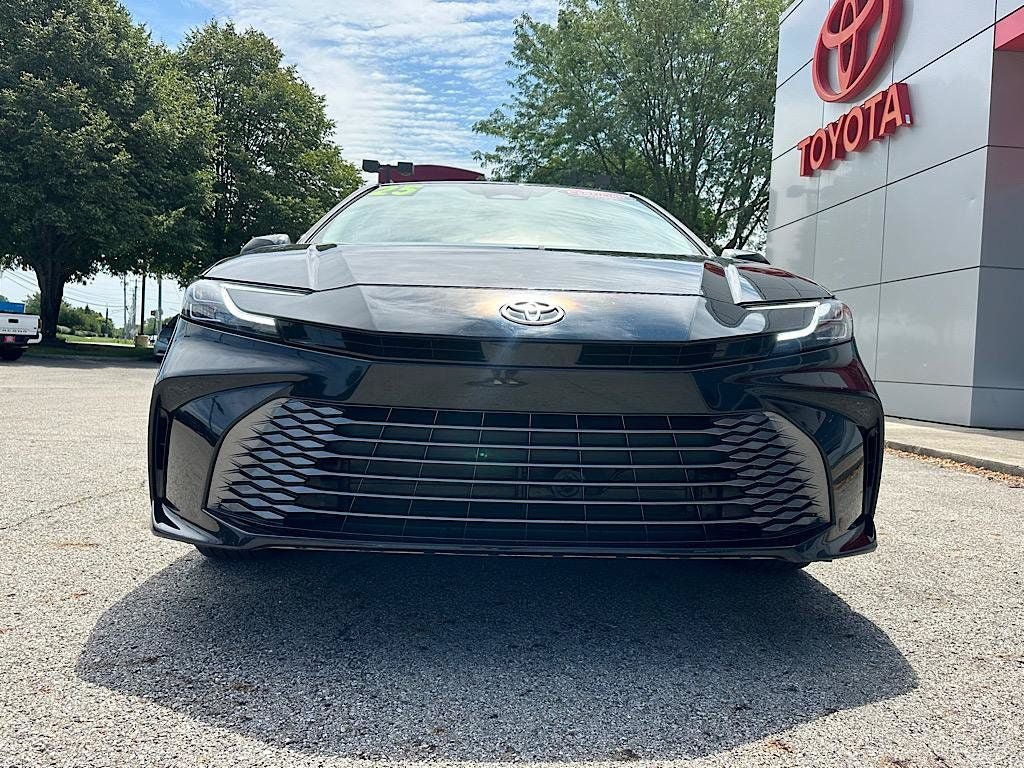 Certified 2025 Toyota Camry XLE AWD/4WD image 8