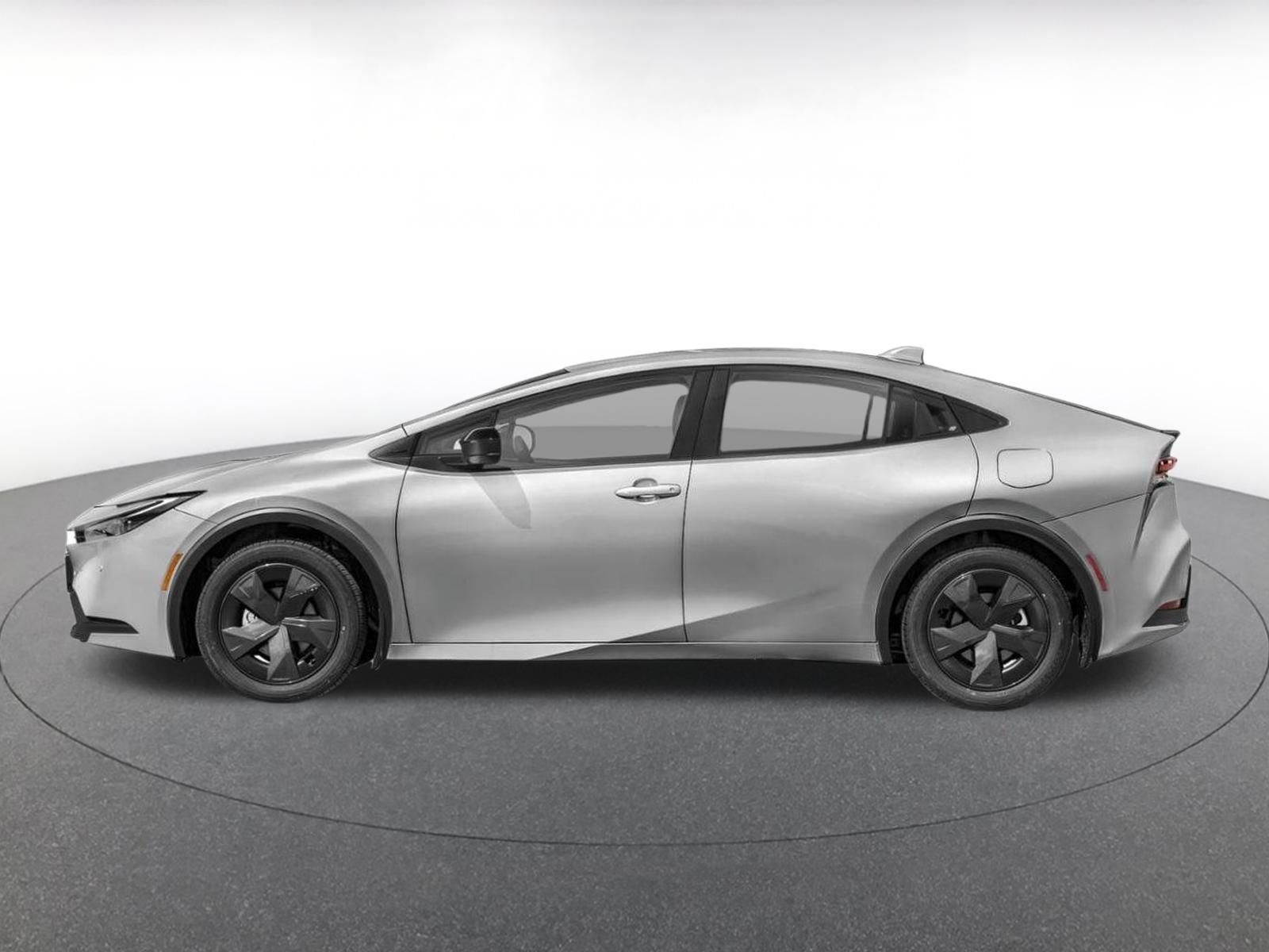 Used 2025 Toyota Prius LE FWD image 3