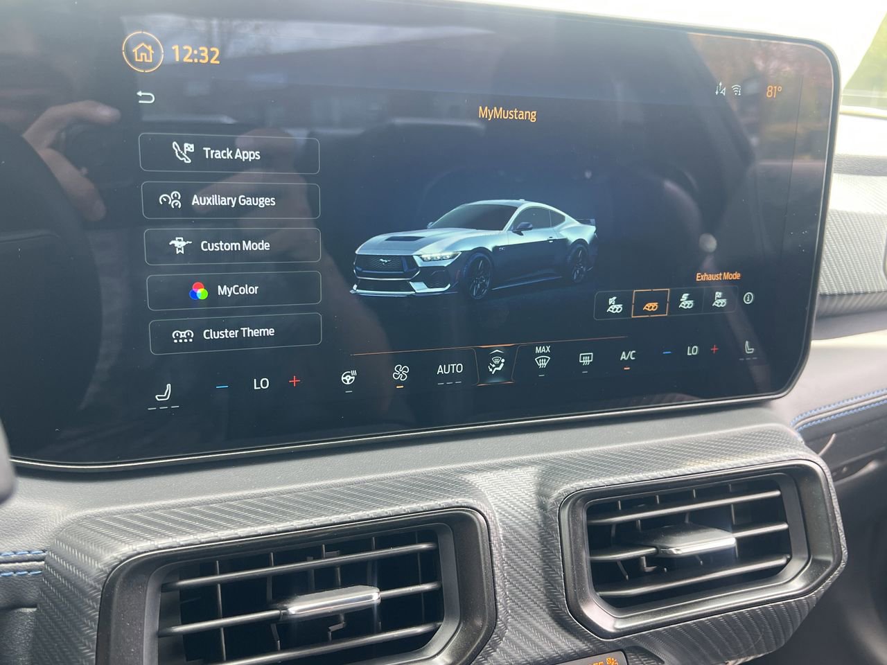 New 2026 Ford Mustang Dark Horse image 5