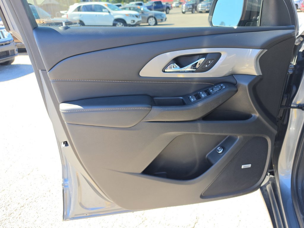 Used 2021 Chevrolet Traverse RS FWD image 13