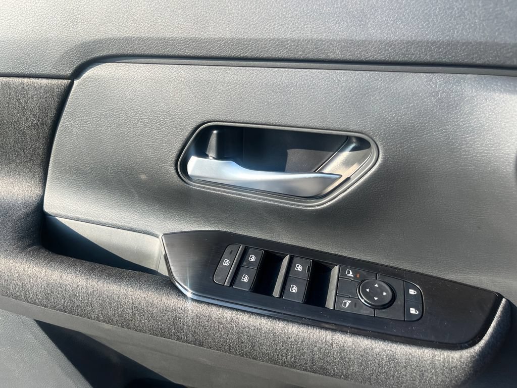 New 2027 Nissan Kicks SV FWD image 13