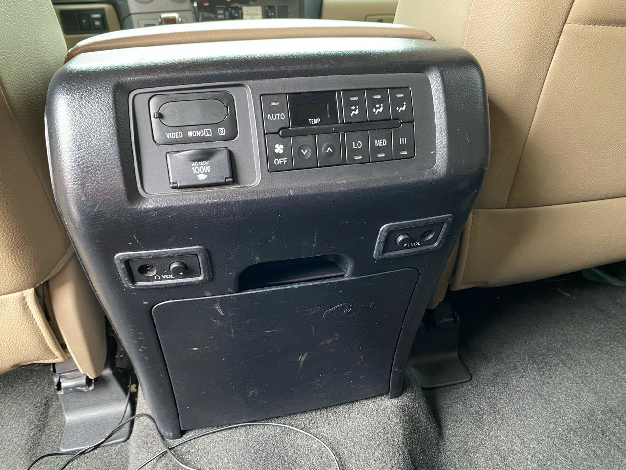 Used 2012 Toyota Sequoia Platinum image 9