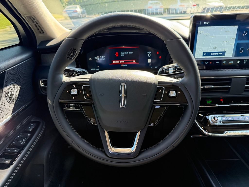 Used 2025 Lincoln Corsair AWD image 15
