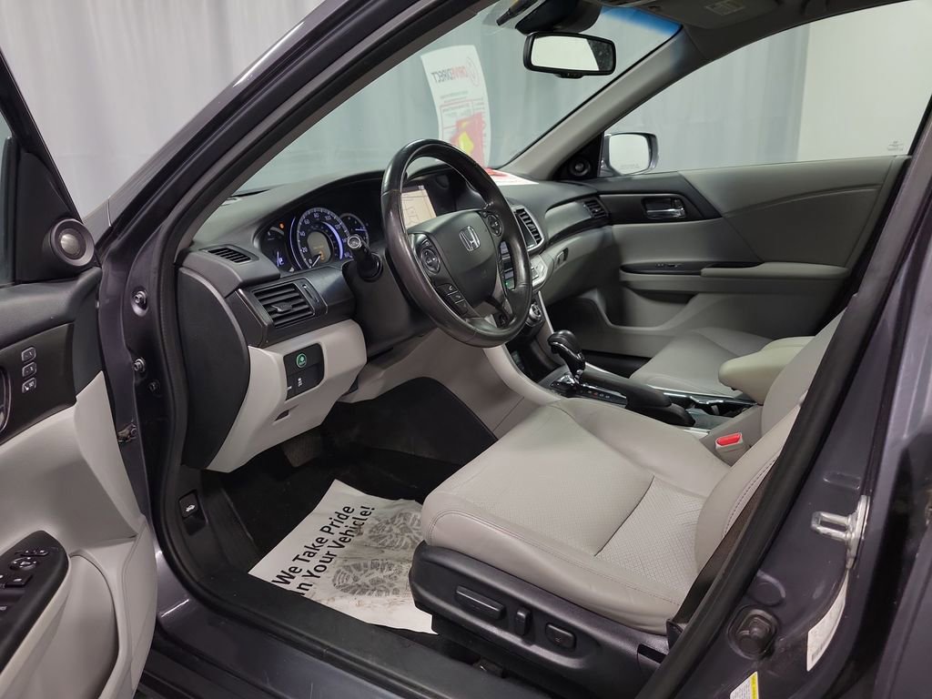 Used 2013 Honda Accord Touring image 12