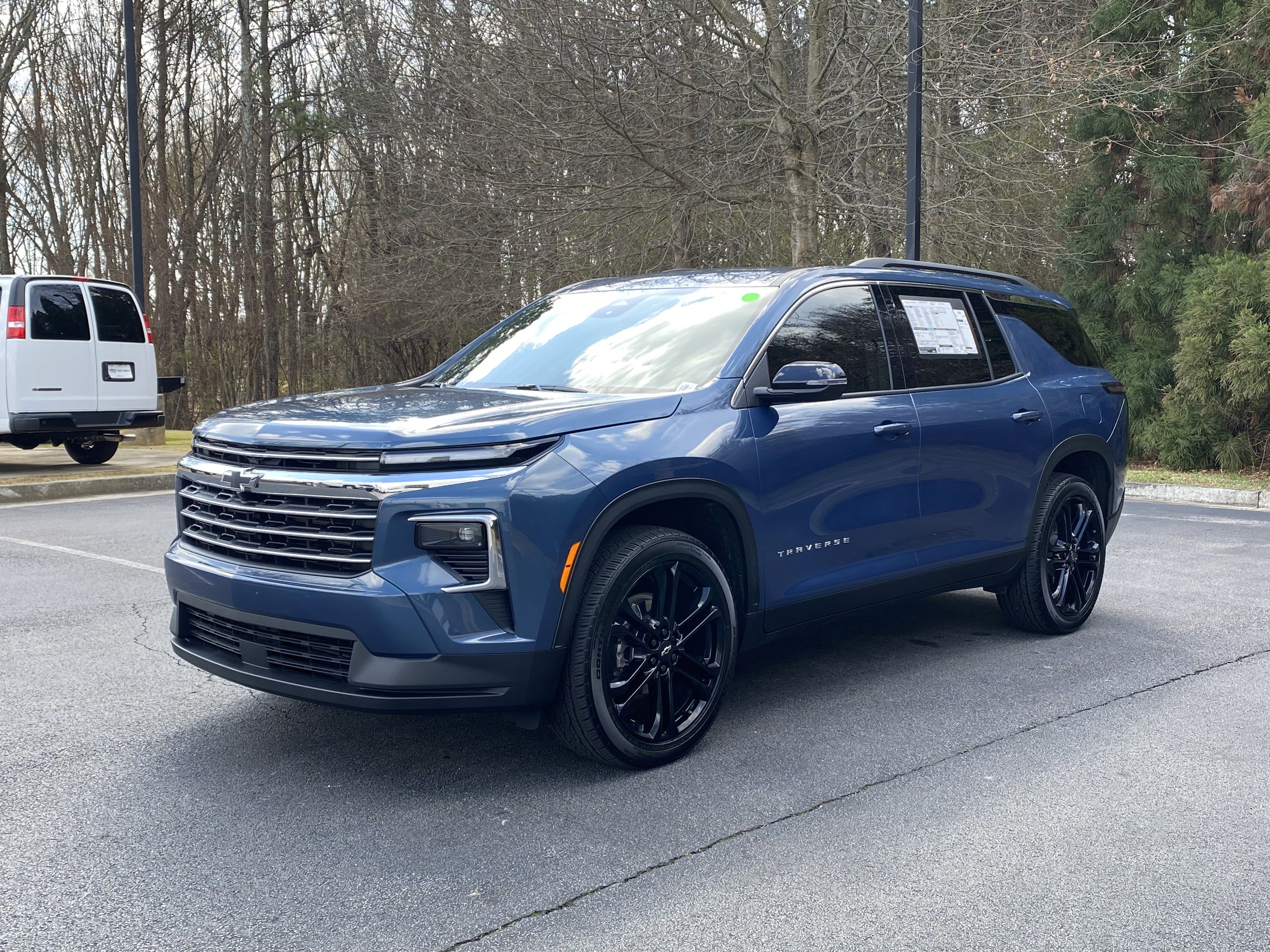 Used 2026 Chevrolet Traverse LT image 5