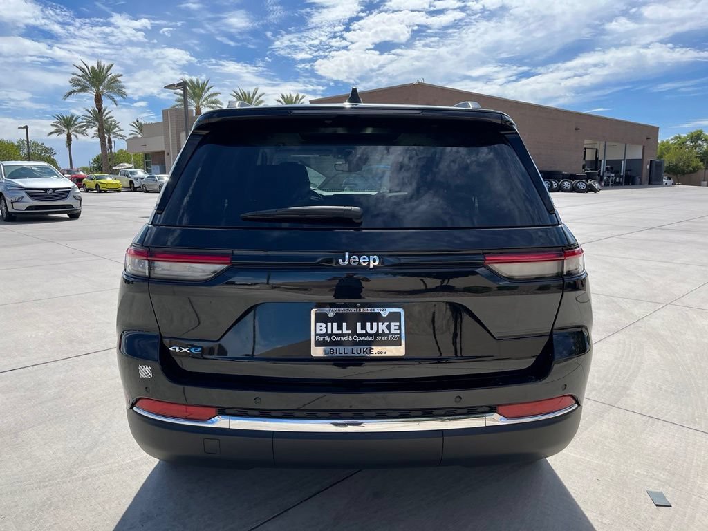 Used 2023 Jeep Grand Cherokee 4WD 4xe w/ Luxury Tech Group II image 6