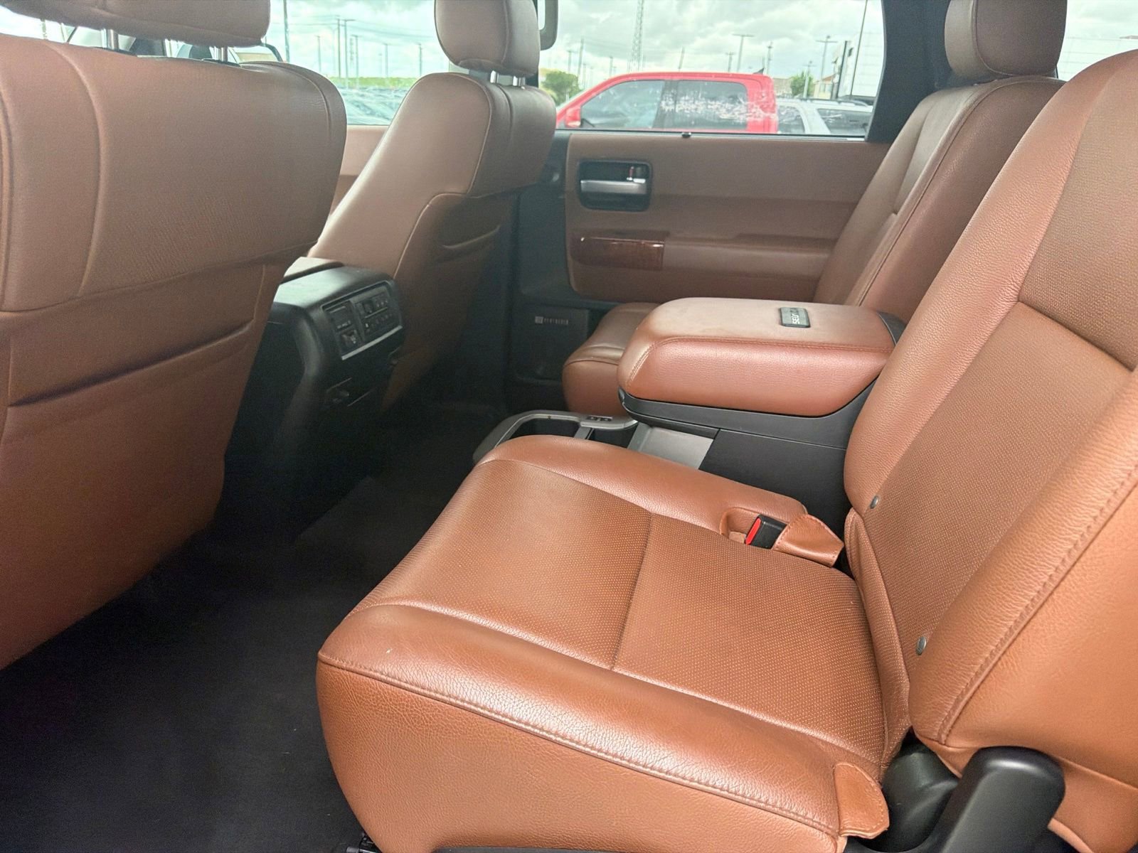 Used 2019 Toyota Sequoia Platinum RWD image 10