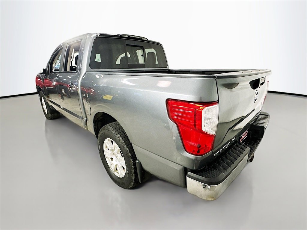 Used 2018 Nissan Titan SV image 6