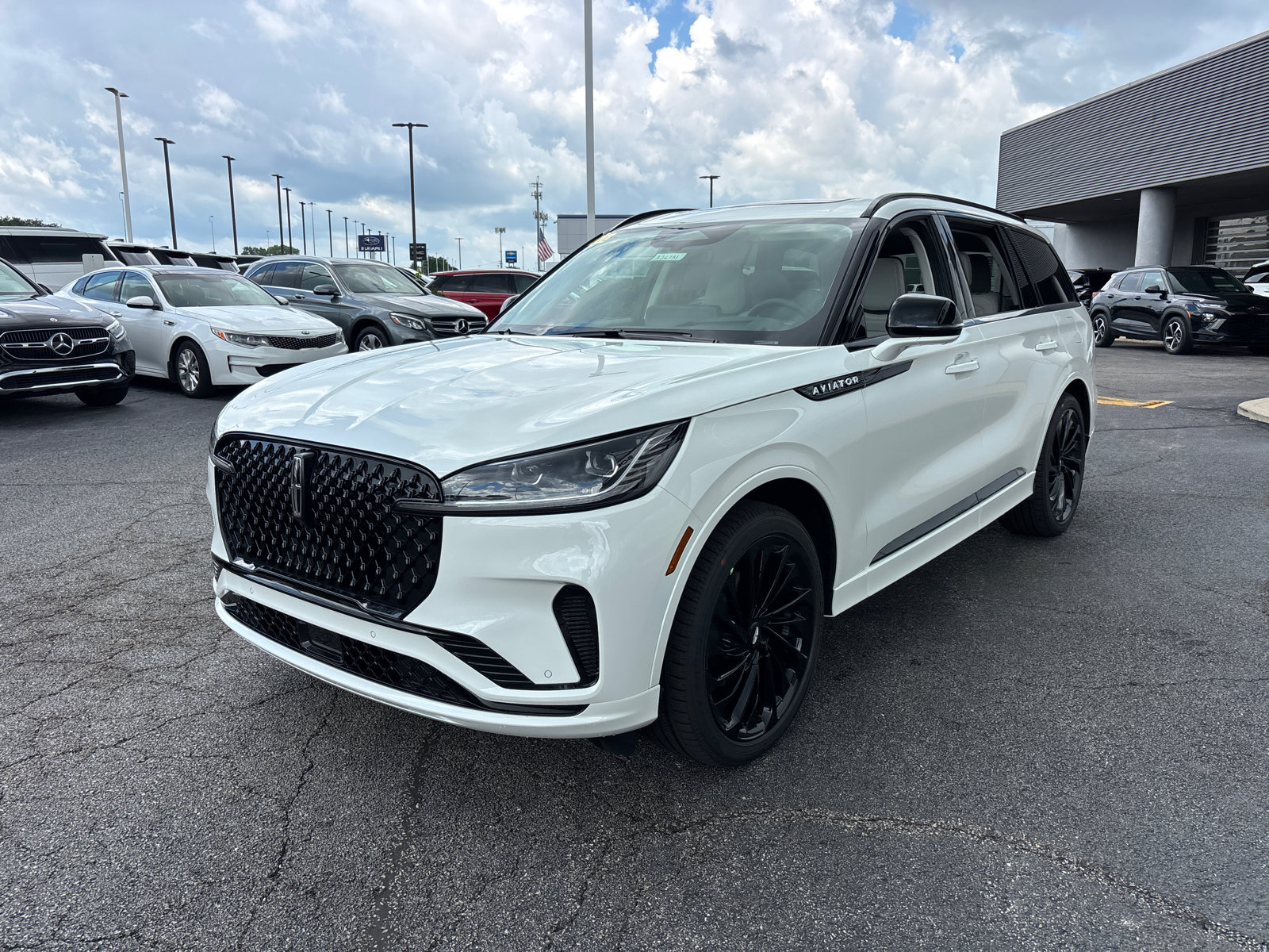 New 2026 Lincoln Aviator Reserve AWD/4WD image 3