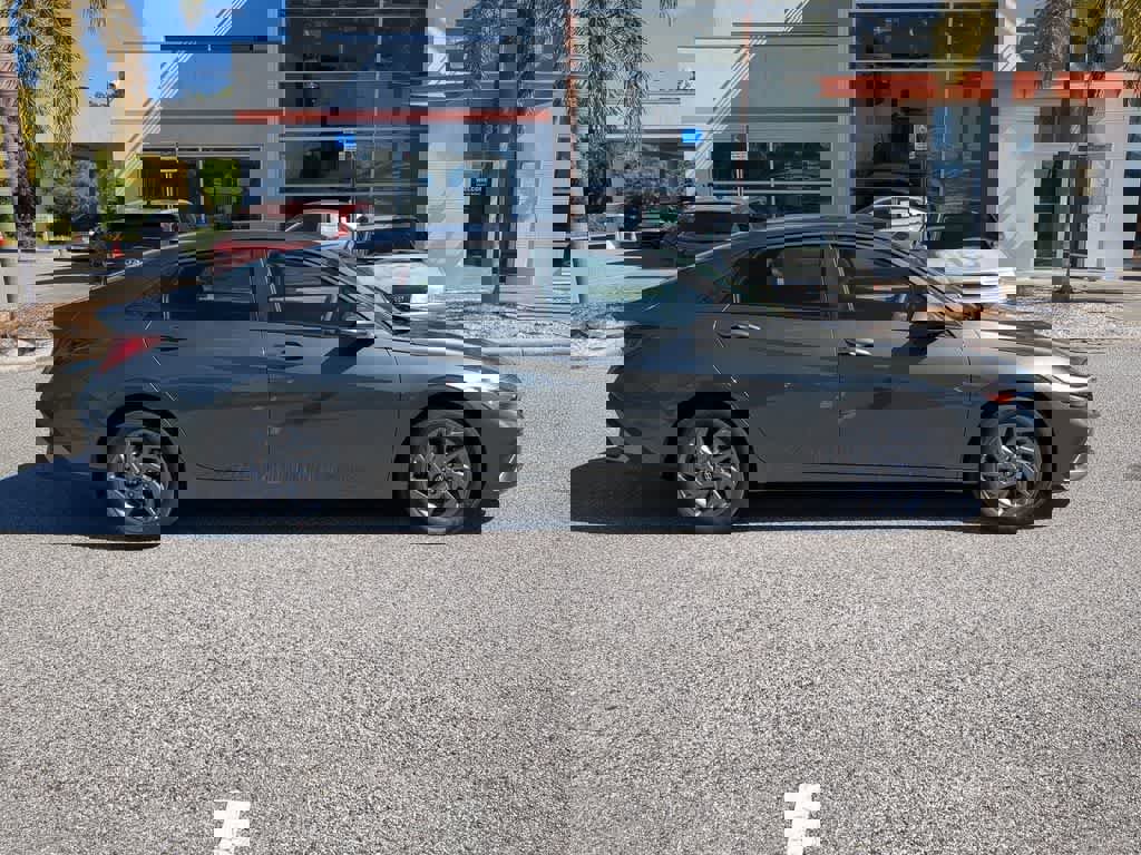 New 2026 Hyundai Elantra Blue image 8