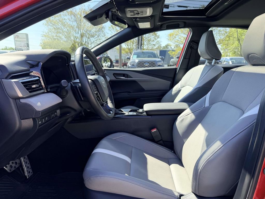 Certified 2025 Toyota Camry SE w/ Convenience Package image 20