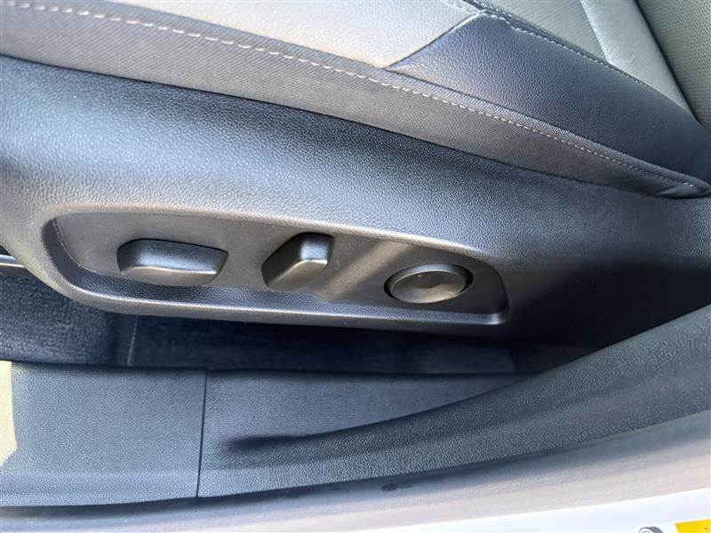 Used 2025 Chevrolet Equinox LT w/ Convenience Package II AWD/4WD image 8