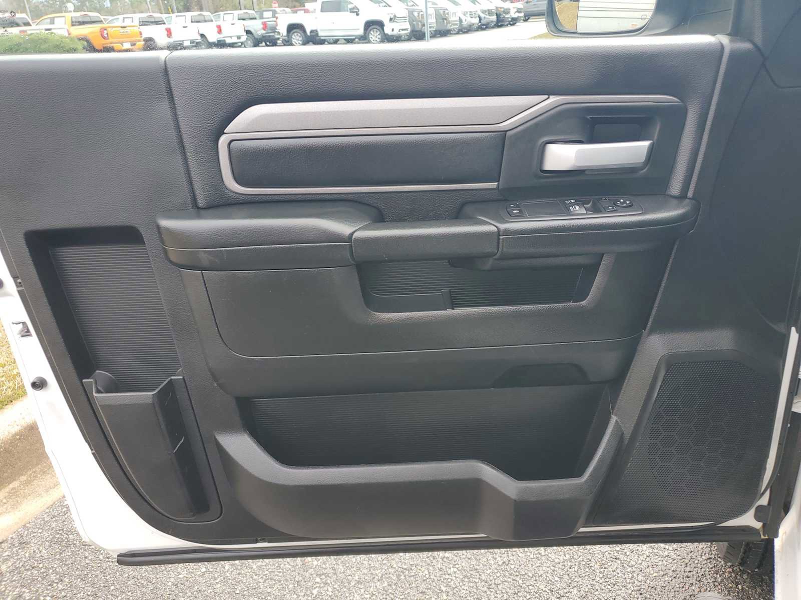 Used 2019 RAM 3500 Tradesman w/ Safety Group image 14