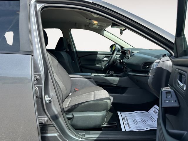 Used 2024 Nissan Rogue SV FWD image 15