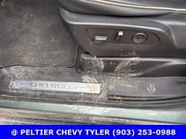 Used 2023 Chevrolet Suburban Premier AWD/4WD image 17